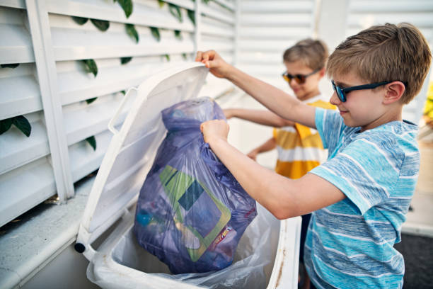Best Yard Waste Removal  in Shorewood Tower Hills Harbert, MI